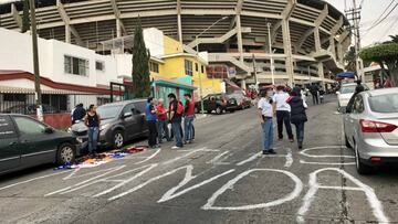 En redes sociales rondan imágenes en las que aparecen en las inmediaciones del Estadio Jalisco supuestos mensajes de advertencia de la ‘Barra 51’ a la ‘Libres y Lokos’.