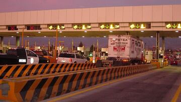 Tráiler se queda sin frenos en autopista México-Puebla; hay tres heridos