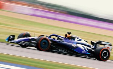 Alexander Albon durante la clasificación del Gran Premio de Gran Bretaña de la Fórmula 1.