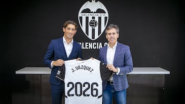 El Valencia y Jes¨²s V¨¢zquez se dan un voto de confianza hasta 2026