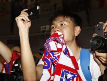 El equipo fue recibido por numerosos aficionados.