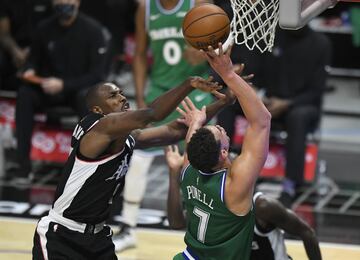 Serge Ibaka se fue con 13 puntos, 9 rebotes y una tapa. Del quinteto titular local fue el mejor tirador (6/11).