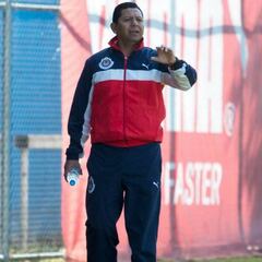 Dos jugadores y entrenador de Chivas sub-20 fuera por indisciplina
