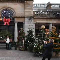 ¿Qué son las burbujas sociales que propone Johnson en Navidad?