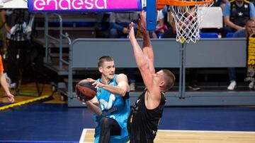 Nik Caner-Medley, ante el Iberostar Tenerife.