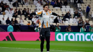 Real Madrid's Belgian goalkeeper #1 Thibaut Courtois warms up ahead of the 2024 FIFA Intercontinental Cup final football match between Spain's Real Madrid and Mexico's Pachuca at the Lusail Stadium in Doha on December 18, 2024. (Photo by KARIM JAAFAR / AFP)