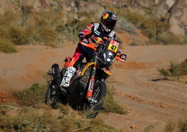 Kevin Benavides de Red Bull KTM en acción durante la etapa 9.
