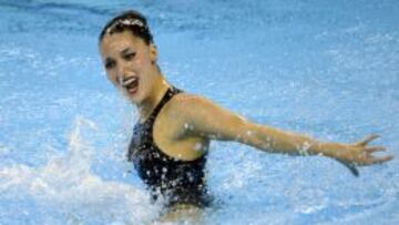 Andrea Fuentes en acción durante la final de solo del Mundial de Shanghai en 2011, en la que se colgó la medalla de plata.