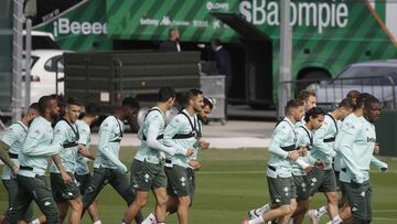 El plantel del Betis, en un entrenamiento. 