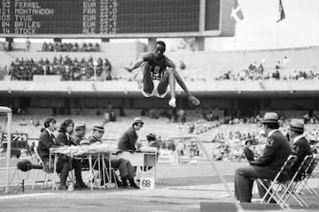 En los Juegos Olímpicos de México 1968, el estadounidense Bob Beamon logró un récord en la prueba de Salto de Longitud, al lograr 8.90 metros. El número fue superado veintitrés años después por su compatriota Mike Powell que llevó su brinco a los 8.95.