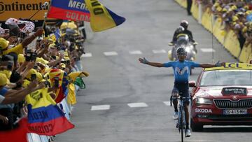 Nairo Quintana celebrando su triunfo en la etapa 19 del Tour de Francia.