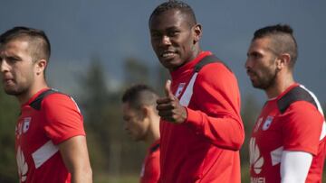 H&eacute;ctor Urrego, defensa de Independiente Santa Fe