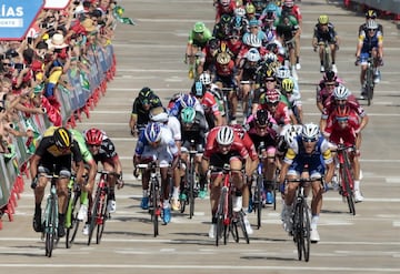 Trentin gana al sprint la cuarta etapa.