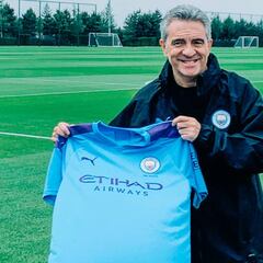 Juan Manuel Lillo, presentado en Manchester City