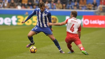 Theo Hernández (left) in action for Alavés this season.