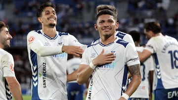 Fabricio celebra un gol con el Tenerife.