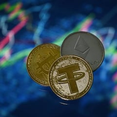 What are the main reasons for the fall in cryptocurrency prices according to experts?