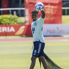 Luis Enrique, a solas con Ansu