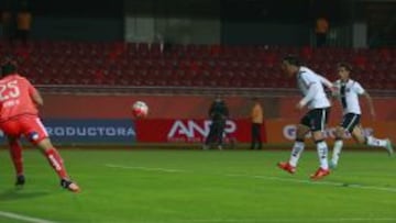 Esteban Paredes pierde ocacion de gol  durante el partido valido por la Final de la Copa Chile MTS 2015-2016 entre Universidad de Chile vs Colo Colo, jugado en el estadio La Portada