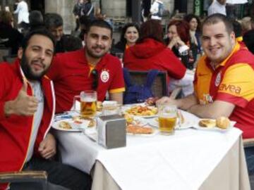 Las calles del centro de la capital han sido el punto de reuni&oacute;n de los seguidores del Galatasaray. 