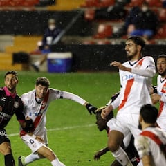 El Rayo flaquea en Vallecas