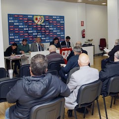 Los accionistas minoritarios del Rayo piden aplazar la Junta por irregularidades en las cuentas