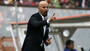 ‘Fantasma’ Figueroa reaparece con todo y pide el regreso de dos jugadores a la Roja