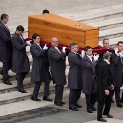 Funeral de Benedicto XVI, en directo | Entierro del Papa emérito de Roma en el Vaticano