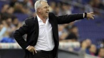 Javier Aguirre, entrenador del Espanyol, durante el encuentro que disputó su equipo contra el Athletic de Bilbao.