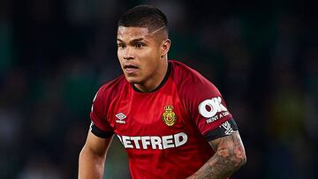 Cucho Hernández y Luis Suárez irían a la Premier con Watford