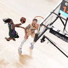 El Unicaja sigue de fiesta y saca su rodillo ante el UCAM