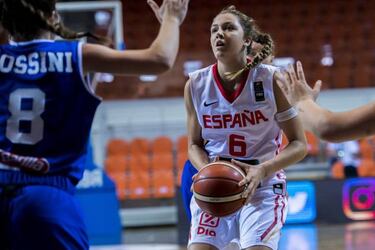 La Sub-16, a las puertas de las medallas tras caer con Italia