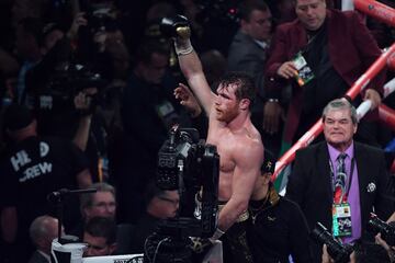 LAS VEGAS, NV - SEPTEMBER 15: Canelo Alvarez celebrates after his 