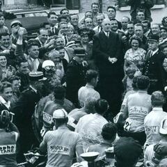 De Gaulle, a pie de ruta: "Estoy confuso, el Tour para por mí"