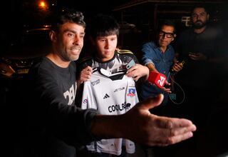 Jorge Valdivia reaparece públicamente y deja esta foto junto a otros dos ex futbolistas de la Roja