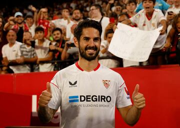 El malagueño Isco se da un baño de masas en su presentación en el Sánchez Pizjuán.