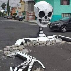 Por Día de Muertos, colocan calaveras gigantes en Tláhuac
