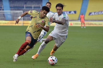 Colombia cayó goleado ante Uruguay en Barranquilla y tendrá que buscar puntos en su visita a Ecuador en Quito