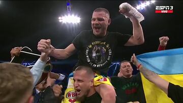 Berichyk festeja su triunfo sobre el 'Vaquero' Navarrete.