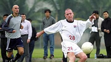 <b>LA CLASE PERDURA.</b> Aunque ya no está en plenitud, Gazza ha demostrado su categoría en su primer entrenamiento con la camiseta de los Liaoning Birds, el equipo chino en el que estará a prueba.