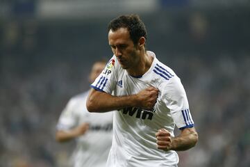 (Real Madrid 1 - Osasuna 0) Partido y medio tard en verse el primer gol del Madrid de Mourinho. Lo marc el portugus asistido por su compatriota Cristiano en una contra madridista.




