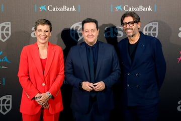 Elisa Aguilar, presidenta de la Federación Española de Baloncesto y Vicente Jiménez, Director del Diario AS con 
Antoni Daimiel, La voz de la NBA en España.