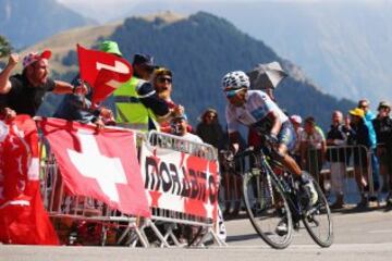 MODANE VALFREJUS, FRANCE - JULY 25:  Nairo Quintana of Colombia and Movistar Team rides up the Alpe d'Huez during the twentieth stage of the 2015 Tour de France, a 110.5 km stage between Modane Valfrejus and L'Alpe d'Huez on July 25, 2015 in Modane Valfrejus, France.  (Photo by Bryn Lennon/Getty Images)