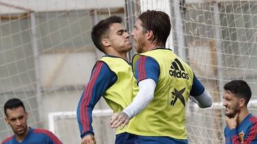 Reguilón y Ramos, en el entrenamiento de ayer.