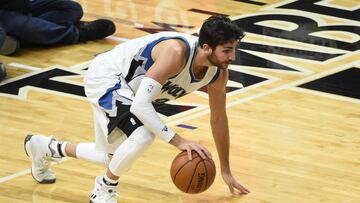 MSP19. MINNEAPOLIS (MN, EE.UU.), 30/03/2017.- El jugador de Timberwolves Ricky Rubio hoy, jueves 30 de marzo de 2017, durante un partido entre Lakers y Timberwolves por la NBA, en el Target Center de Minneapolis, Minnesota (EE.UU.). EFE/Craig Lassig