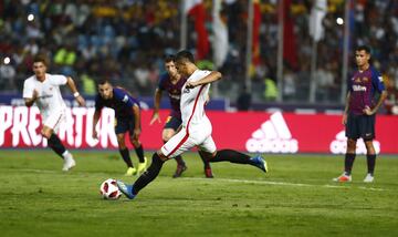 Penalti sobre Aleix Vidal que falló Ben Yedder.