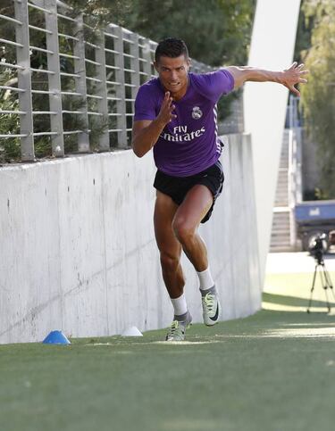 Real Madrid round up: Cristiano, Odegaard, Benzema...