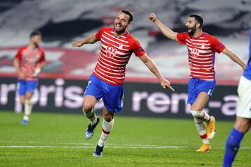 2-0. Roberto Soldado celebró el segundo gol.