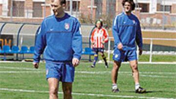 <B>DEBUTARÁ MAÑANA CON LOS VETERANOS</B>. Milinko Pantic se entrenó ayer con el equipo de veteranos y mañana debutará oficialmente en Navalmoral de La Mata.