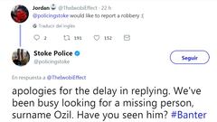 La policía de Stoke bromea en Twitter con el 'desaparecido Özil'